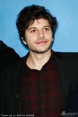 组图：《古迹卫士》克鲁尼与马特达蒙搭肩搞怪