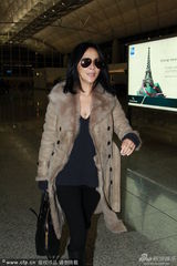 组图：刘嘉玲皮草装贵妇范十足 将赴德陪梁朝伟