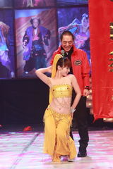 高清：张艺谋《舞林》放开了玩 现场唱RAP跳肚皮舞