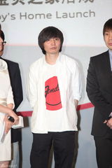 组图：高以翔张亚东孙周吕燕等群星上海做活动