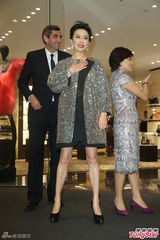 组图：刘嘉玲闪耀装扮尽显华贵 没想过戛纳封后