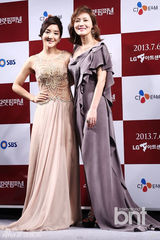 组图：韩星BADA裸色裙出席新音乐剧发布会