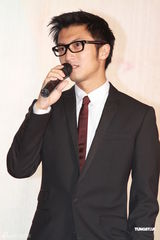 组图：谢霆锋赴北京参加活动 拒谈张柏芝寄情工作