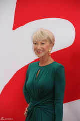 组图：《赤焰战场2》首映 威利斯陷三角恋