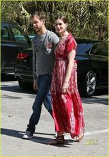 组图：好莱坞女星安妮-海瑟薇幸福完婚