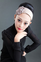 组图：“小范冰冰”杨慧娇变身熟女 黑衣尽显冷艳