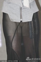 《四大名捕》刘亦菲薄纱秀腿力拼江一燕短裙裸背