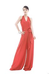 组图：陈紫函写真深V露事业线 突显霸气御姐范