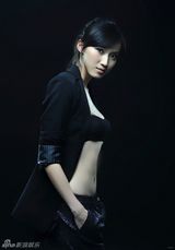 高清图：邹涵虹写真挑战尺度 演绎冷艳性感