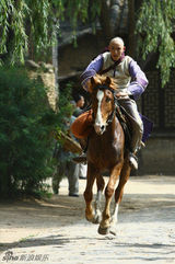 组图：新版《还珠》增新角色 小燕子上演三角恋情