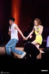 组图：曹格个唱力证与侧田兄弟情 刘德华低调助阵