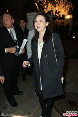 组图：陆川戴立忍曾宝仪等现身张震婚礼