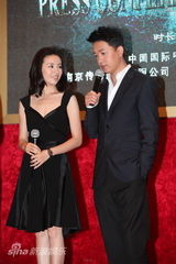 组图：董洁潘粤明昔日羡煞旁人的恩爱瞬间