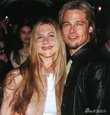 组图：盘点安妮斯顿与前夫皮特昔日甜蜜瞬间