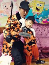 组图：《爸爸》全体亮相湖南春晚 马年造型惹眼