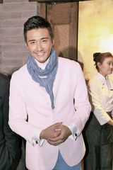 组图：胡兵帅气亮相时装秀 将赴日本灾区赈灾