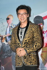 组图：《东成西就2011》首映 众主创亮相红毯