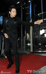 组图：《绅士的品格》获9奖 JYJ朴有天人气爆棚