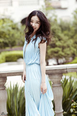 组图：阚清子唯美写真裙摆飞扬