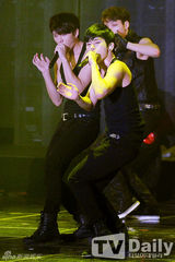 组图：INFINITE开安可演唱会 展现绚丽舞台