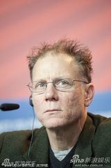 高清图：《未来》发布会 导演米兰达获两帅护花