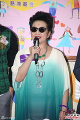 组图：薛家燕难忘梅艳芳 罗霖离婚手续本月完成