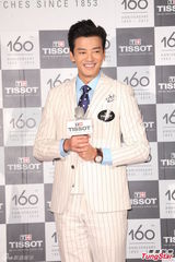 组图：陈晓东怕女友见光飞 调侃称放过自己