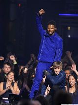 高清图：格莱美现场 贾斯汀-比博师徒同台合作