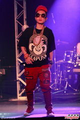 组图：MP魔幻力量香港开唱 赞港女会打扮有魅力