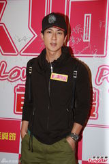 组图：《男人如衣服》香港首映 林峰熊黛林避谈感情