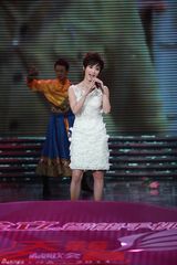 组图：藏歌会启动晚会星光熠熠 宁静动情献歌