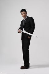 组图：《浮沉》热播 矢野浩二拍型男写真