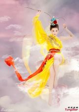 组图：周秀娜写真分饰两角 美猴王上身大打山贼