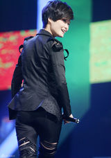 高清组图：新浪网络盛典李宇春现场劲歌热舞