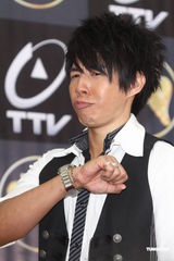 高清组图：音乐金曲奖主持人亮相 吴宗宪携手侯佩岑