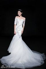 组图：米露蕾丝婚纱写真曝光唯美浪漫