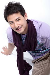 幻灯图集：钱泳辰秋日写真 在男孩与男人间游走