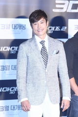 组图：李秉宪首尔宣传好莱坞影片《特种部队》