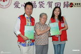 组图：黎耀祥与刘心悠出席“仁济探访长者活动”