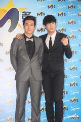 组图：何润东回应“地下女友”传闻 望40岁前成婚