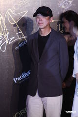 组图：华谊之夜上海举行 李冰冰安以轩等女星争艳