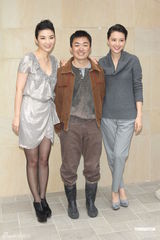 组图：古天乐高圆圆远赴云南拍戏 郑秀文探班打气