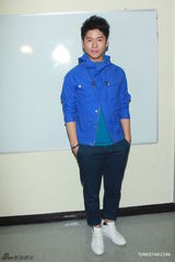 组图：新婚洪天明开心复工 郑欣宜吴若希优雅亮相