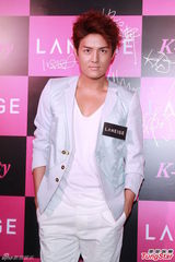 组图：宋慧乔出席派对温婉动人 获吴克群大赞