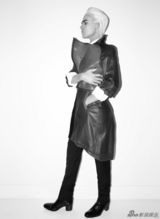 组图：妖男亚当-兰伯特白发魔头造型写真前卫