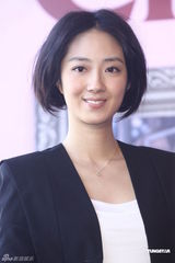 组图：桂纶镁清秀可爱出席活动 不否认与戴立忍分手