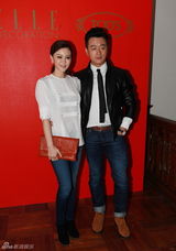 组图：佟大为携关悦亮相意式生活展