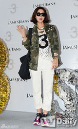 组图：车艺莲李素妍等助阵潮牌上市活动