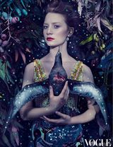 组图：“爱丽丝”米娅登杂志封面 风格奇幻艳丽