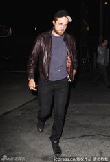 组图：林赛罗韩疑约会帕丁森 蕾丝短裙美腿毕现